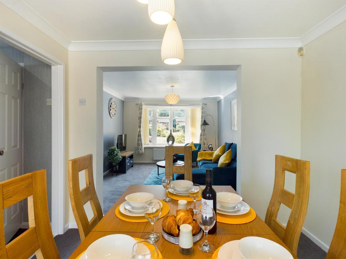 247 Serviced Accommodation In Telford- 3Br House 外观 照片
