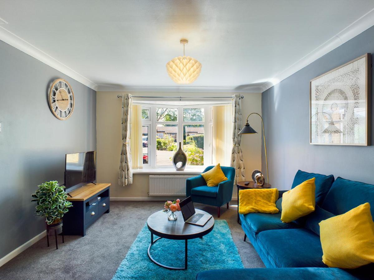 247 Serviced Accommodation In Telford- 3Br House 外观 照片